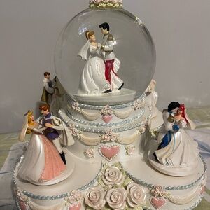 Rare Disney Princess Wedding Snow Globe